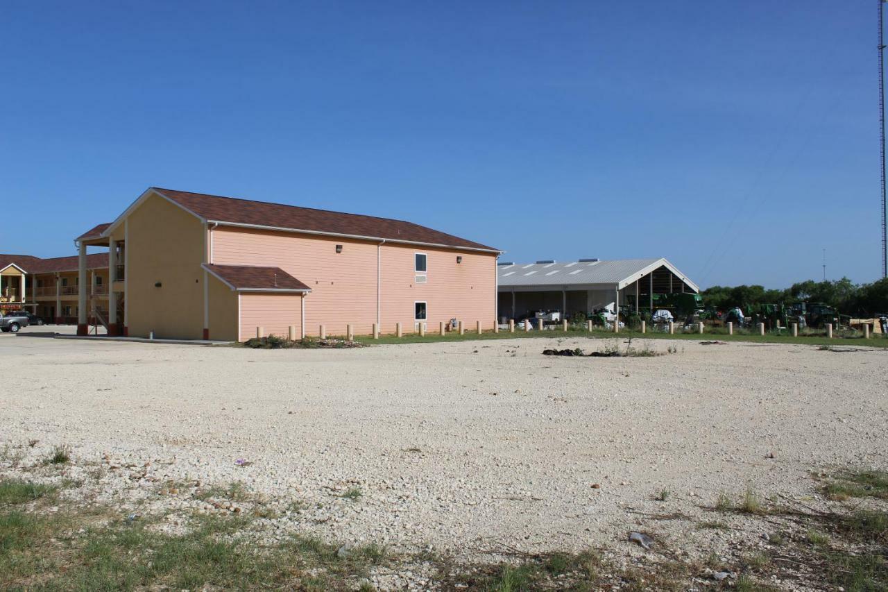 Horizon Inn & Suites Pearsall Ngoại thất bức ảnh