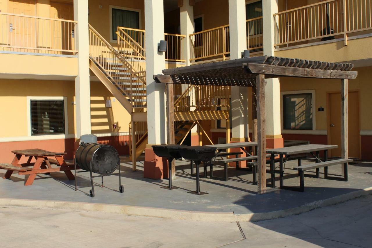 Horizon Inn & Suites Pearsall Ngoại thất bức ảnh